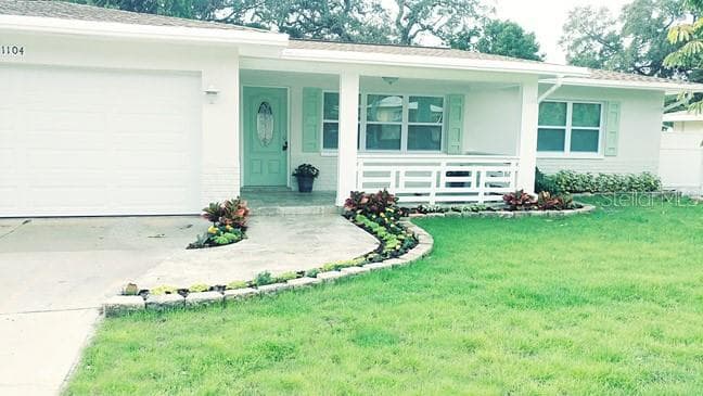 11104 CHEROKEE DRIVE ST PETERSBURG, FL 33708