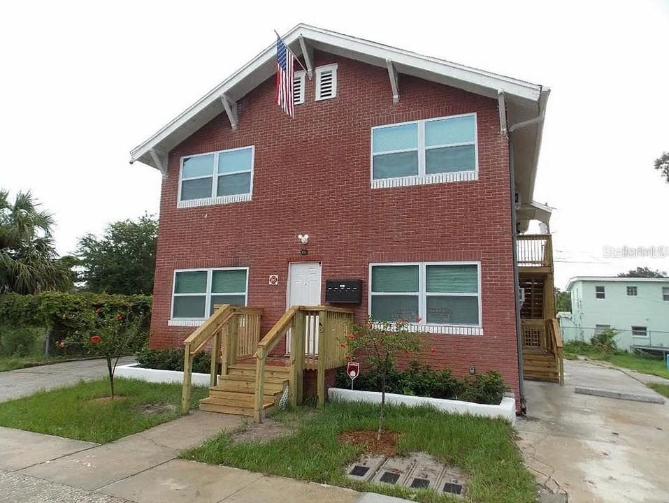 1761 19TH STREET S UNIT 1 ST PETERSBURG, FL 33712