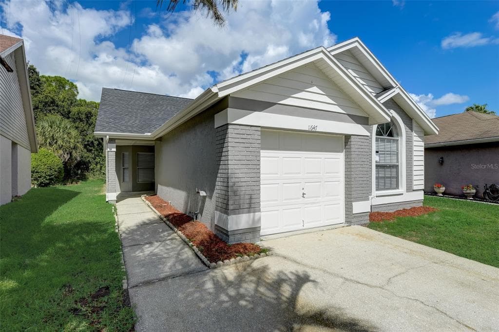 11647 SUNSHINE POND ROAD TAMPA, FL 33635
