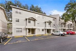 14440 REUTER STRASSE CIRCLE UNIT 810 TAMPA, FL 33613