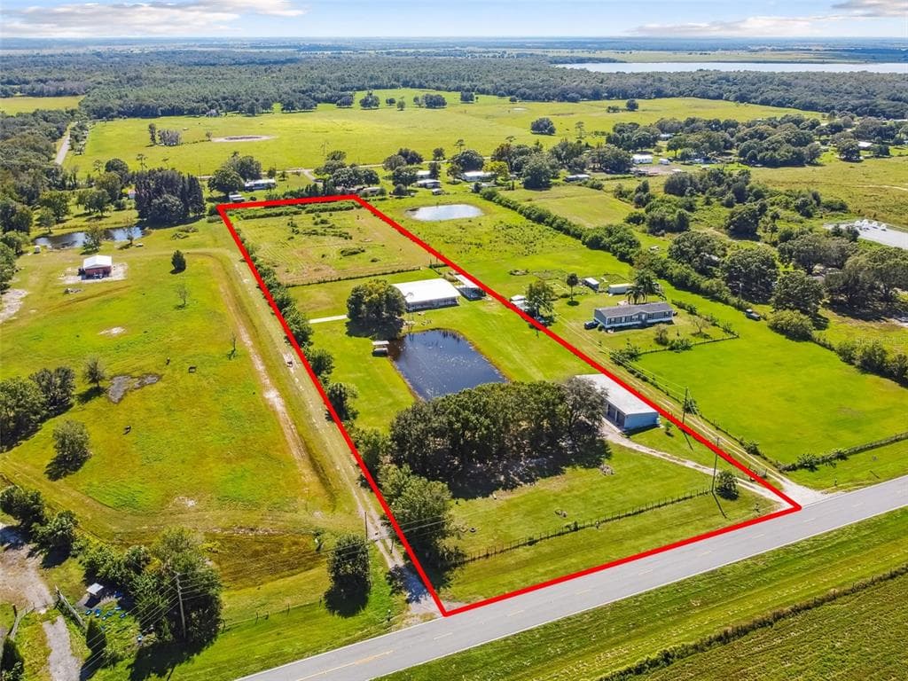 420 S CANOE CREEK RD KENANSVILLE, FL 34739