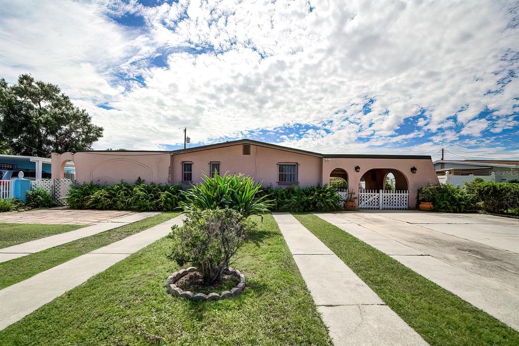 4512 W FERN STREET TAMPA, FL 33614