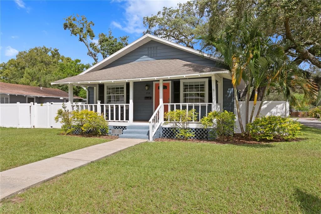 208 E NORTH STREET TAMPA, FL 33604