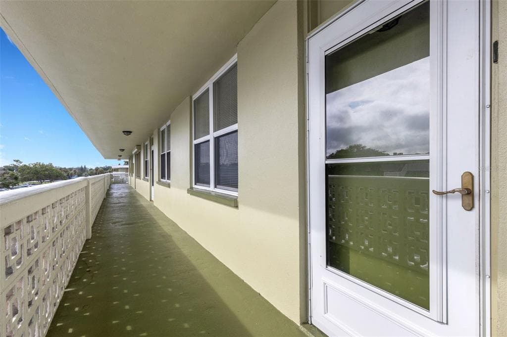 4890 BAY STREET NE UNIT 329 ST PETERSBURG, FL 33703