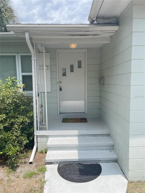 2475 34TH AVENUE N ST PETERSBURG, FL 33713