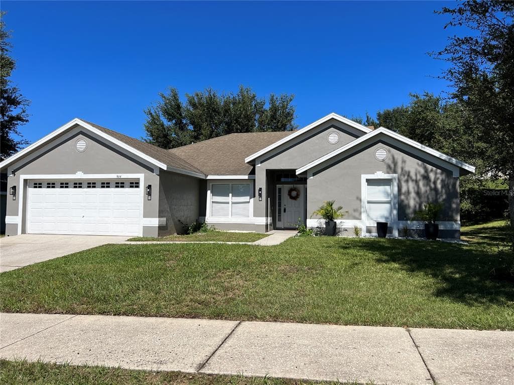 914 CORK OAK LANE