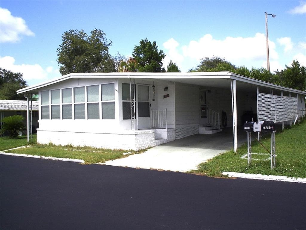 37905 MISSION HILLS AVENUE ZEPHYRHILLS, FL 33541