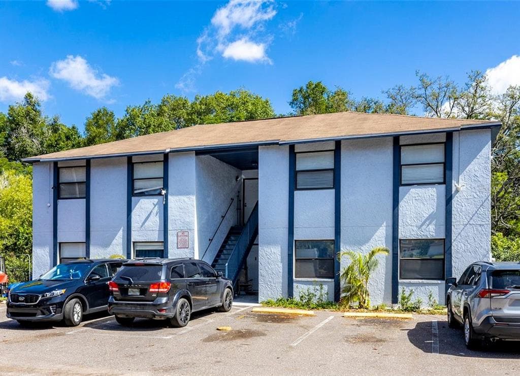 1810 E 143RD AVENUE UNIT 1 TAMPA, FL 33613