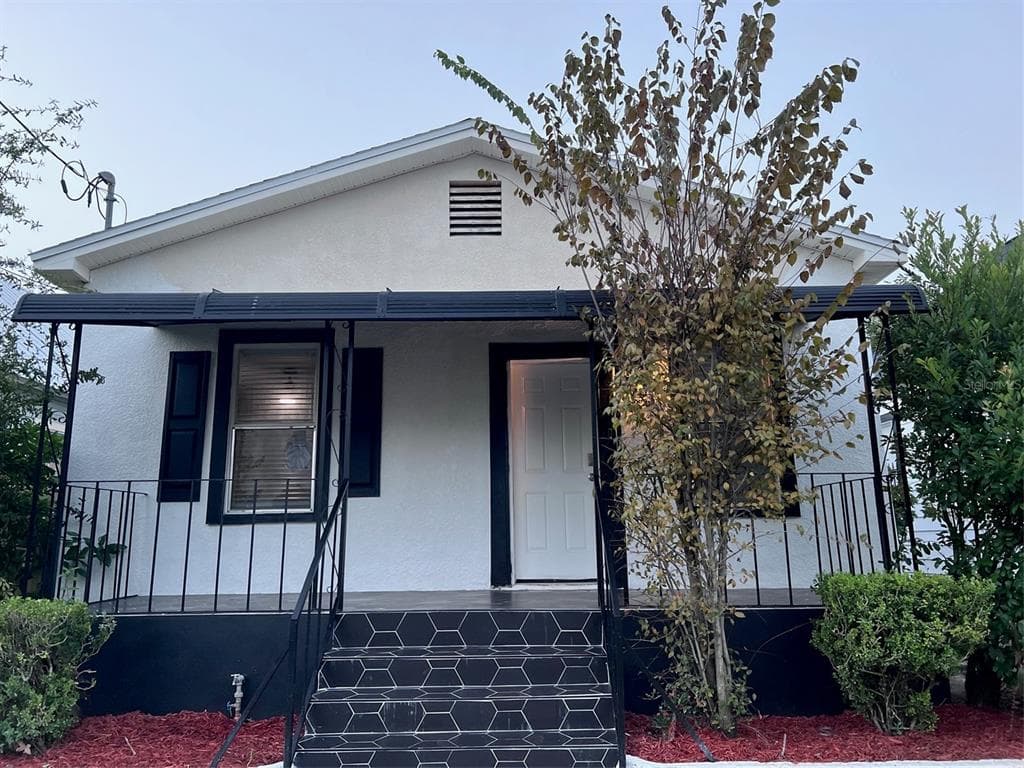 2336 W WALNUT STREET TAMPA, FL 33607