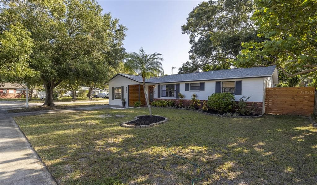 8895 56TH STREET N PINELLAS PARK, FL 33782
