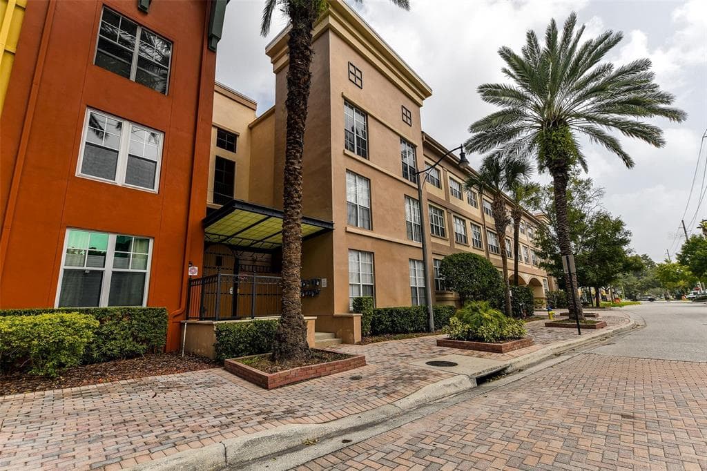 2421 W HORATIO STREET UNIT 837 TAMPA, FL 33609