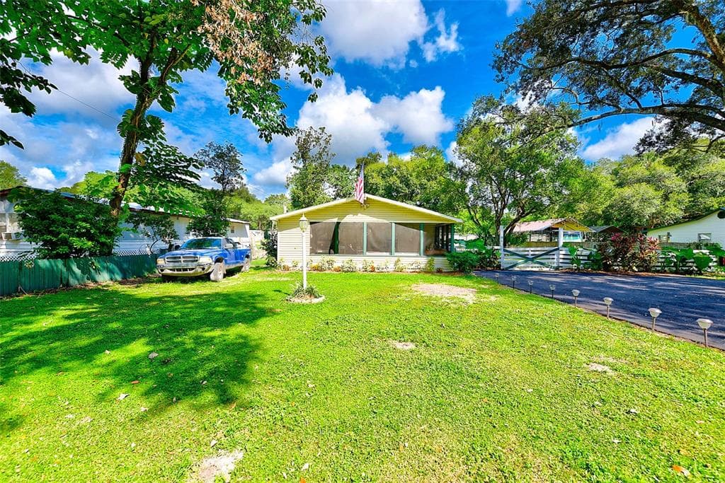 10608 MAGNOLIA STREET THONOTOSASSA, FL 33592
