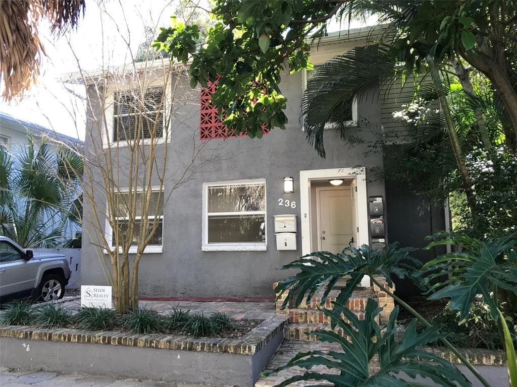 236 6TH AVENUE N UNIT B ST PETERSBURG, FL 33701