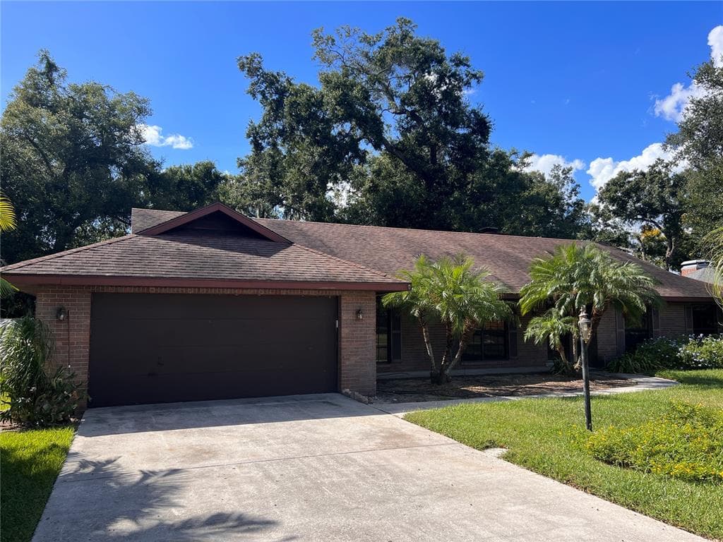 2216 WILDWOOD HOLLOW DRIVE VALRICO, FL 33596