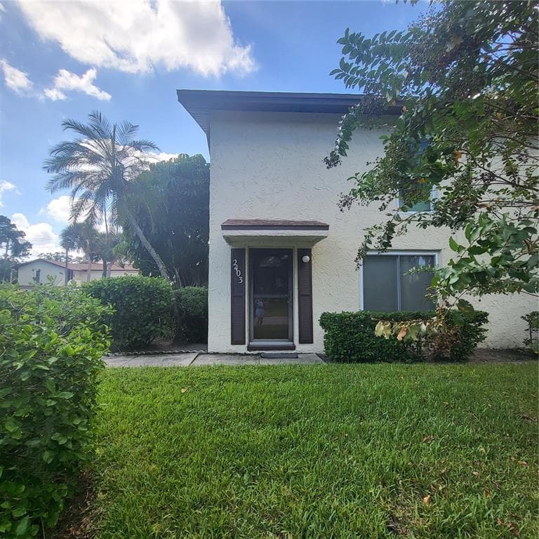 501 E BAY DRIVE UNIT 2403 LARGO, FL 33770