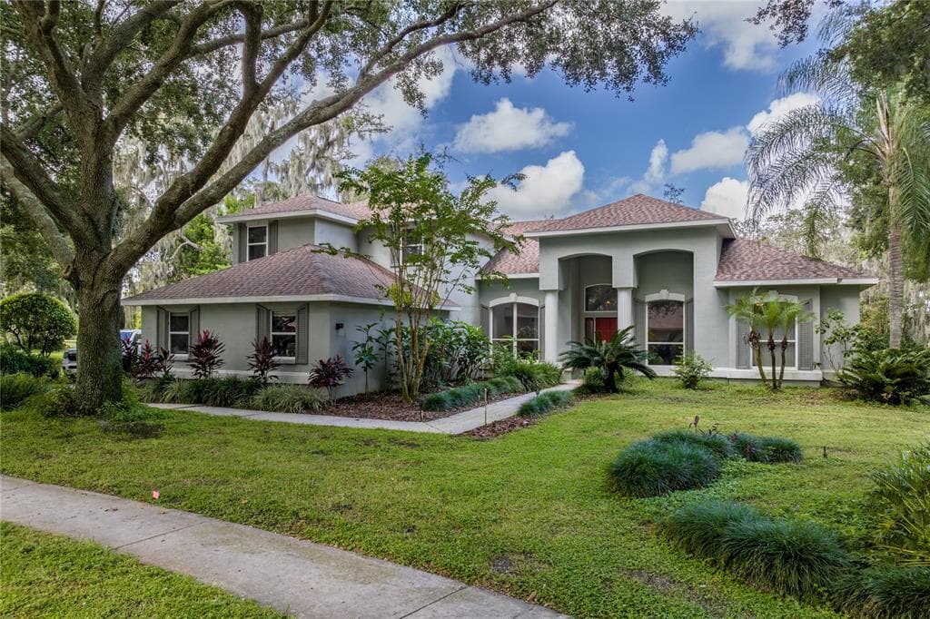 2236 EAGLE BLUFF VALRICO, FL 33596