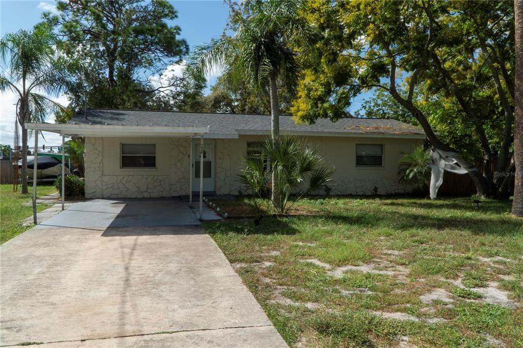 7926 BUTLER AVENUE HUDSON, FL 34667