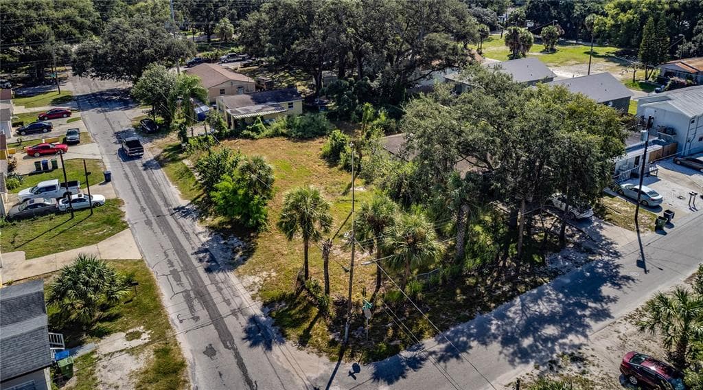 2705 E 19TH AVENUE TAMPA, FL 33605