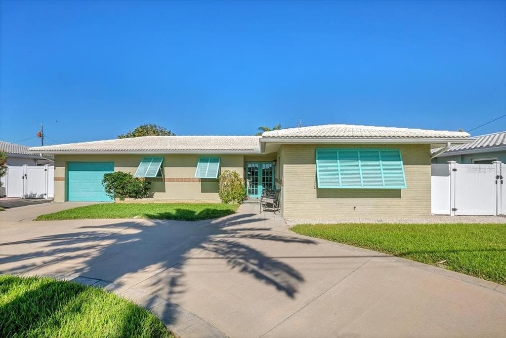 2800 E VINA DEL MAR BOULEVARD ST PETE BEACH, FL 33706