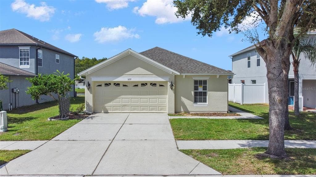 3237 TRINITY COTTAGE DRIVE LAND O LAKES, FL 34638