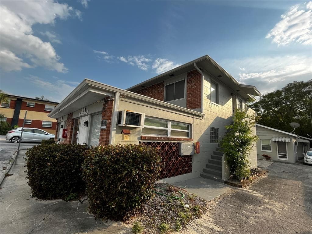 1437 GULF TO BAY BOULEVARD UNIT 3 CLEARWATER, FL 33755