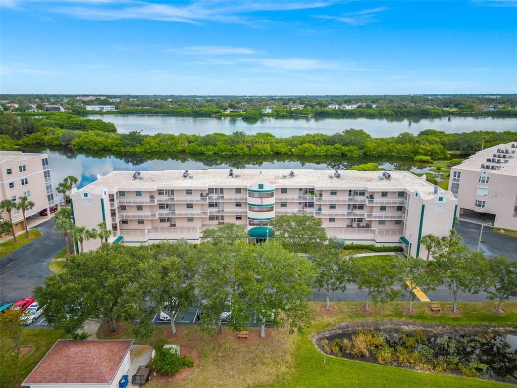 6399 SHORELINE DRIVE UNIT 4105 ST PETERSBURG, FL 33708
