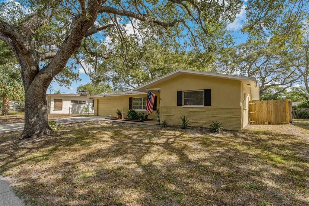 1949 KINGS HIGHWAY CLEARWATER, FL 33755