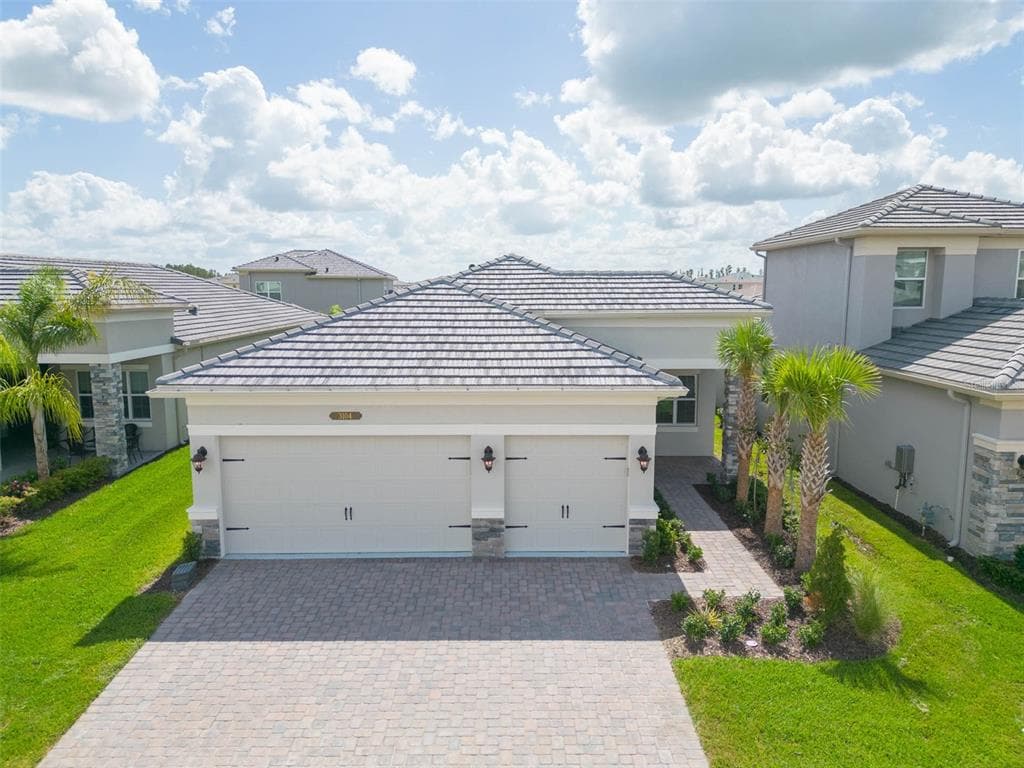 3104 GREAT BANYAN WAY WESLEY CHAPEL, FL 33543