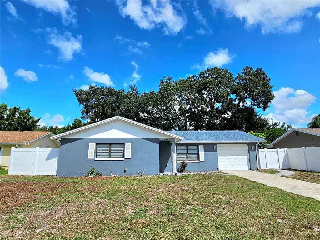 609 FAIR OAKS DRIVE TARPON SPRINGS, FL 34689