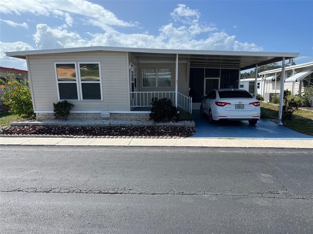 76 THATCH PALM STREET W LARGO, FL 33770