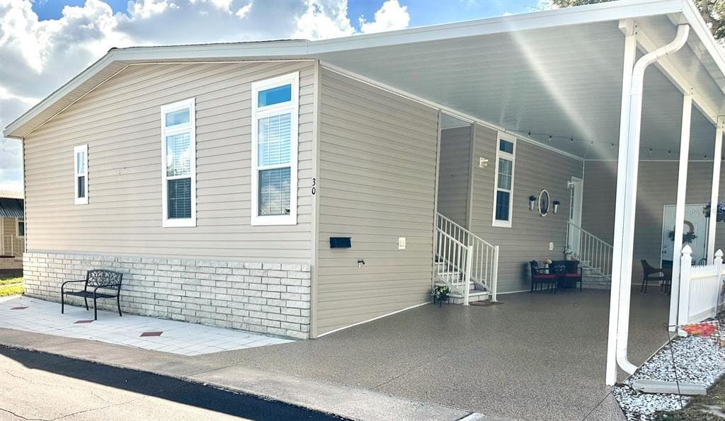 30 THATCH PALM STREET W UNIT 30 LARGO, FL 33770