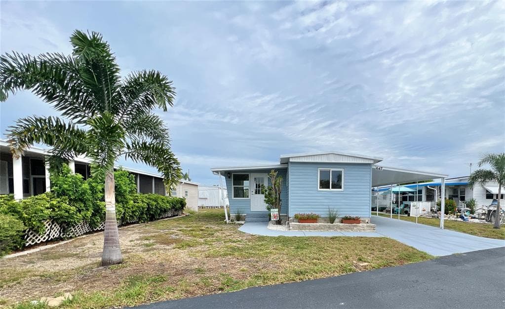 647 MOUNT OAK AVENUE NE UNIT 726 ST PETERSBURG, FL 33702
