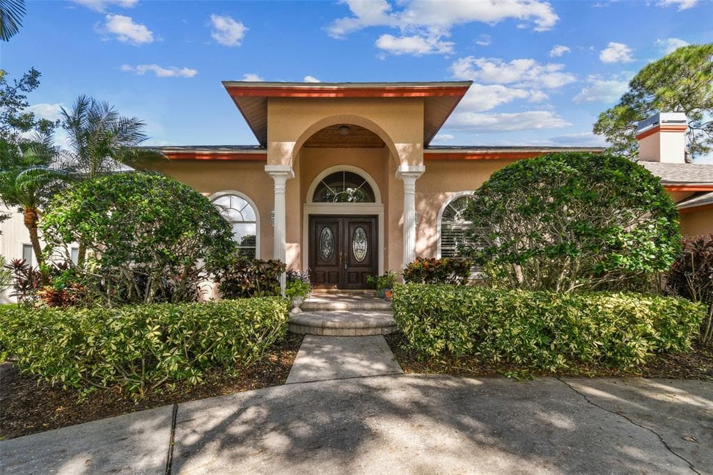 3205 MEADOW VIEW LANE