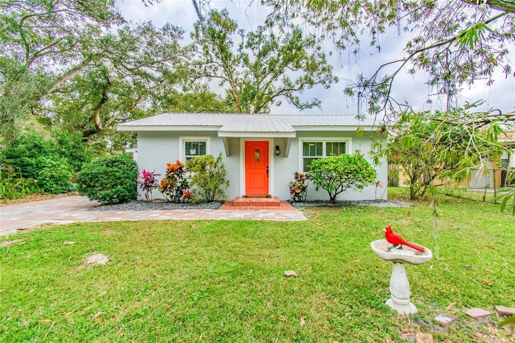 1304 W LAMBRIGHT STREET TAMPA, FL 33604