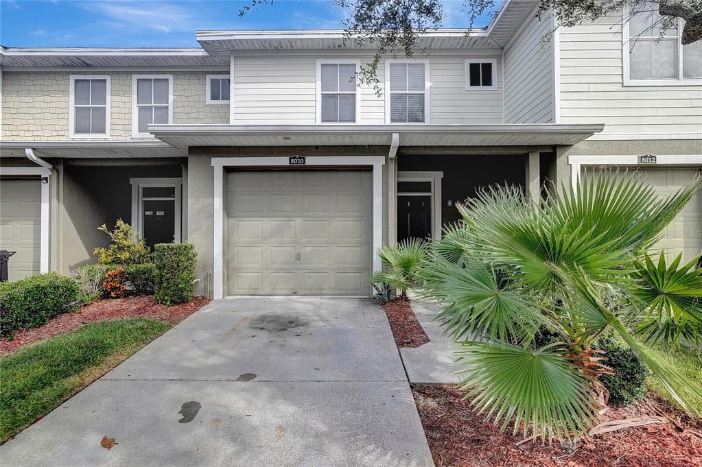 8010 TIPPERARY LANE TAMPA, FL 33610