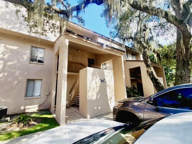 7607 ABBEY LANE UNIT C TAMPA, FL 33617
