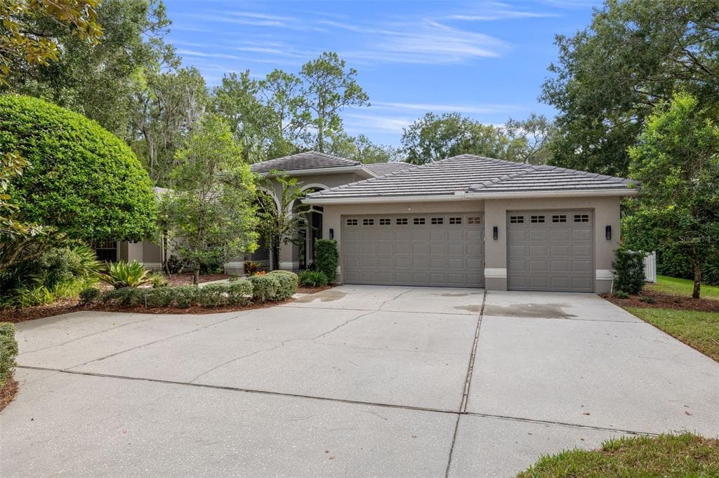 30 KELLEYS TRAIL OLDSMAR, FL 34677