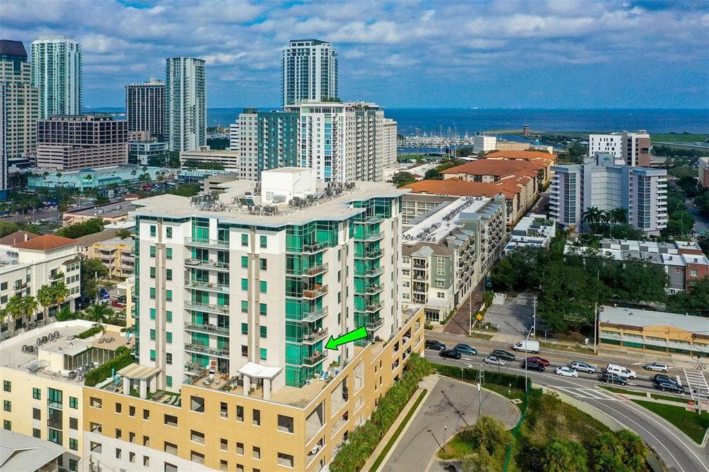 400 4TH AVENUE S UNIT 704 ST PETERSBURG, FL 33701