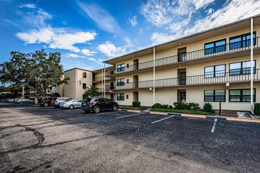 14130 ROSEMARY LANE UNIT 5106 LARGO, FL 33774