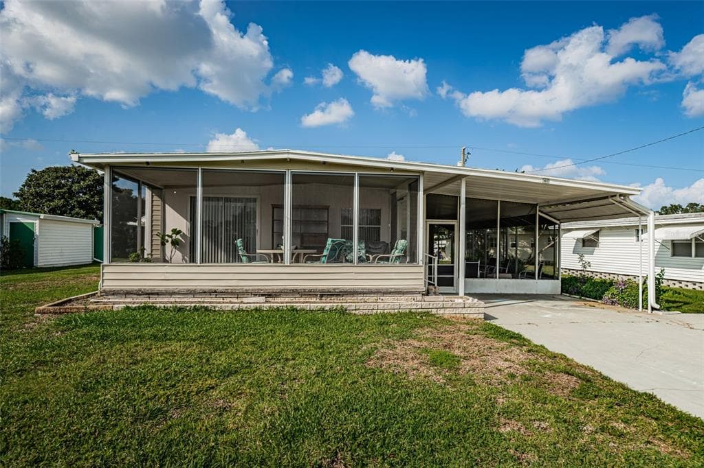 165 NEW ENGLAND AVENUE UNIT 38 PALM HARBOR, FL 34684