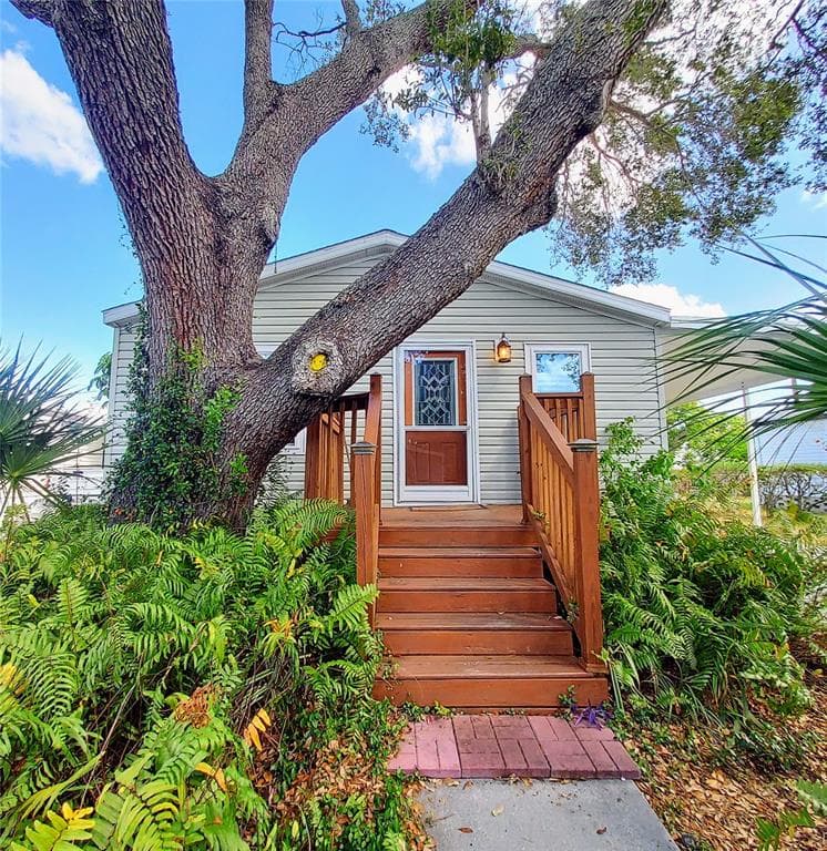 6580 SEMINOLE BOULEVARD UNIT 223 SEMINOLE, FL 33772