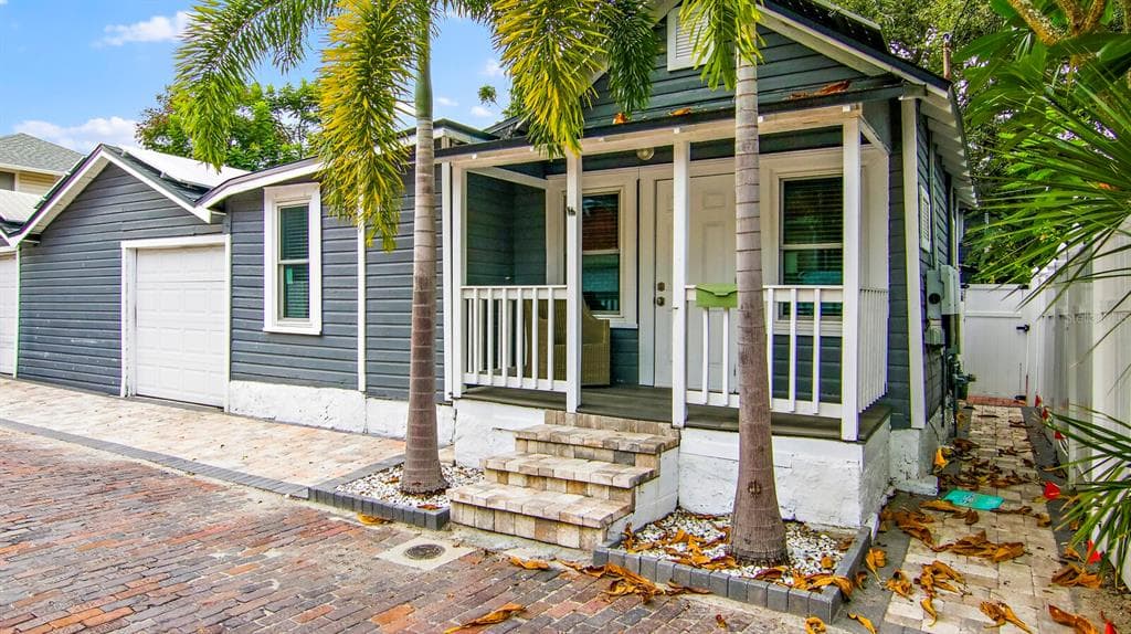 336 9TH AVENUE NE UNIT 1/2 ST PETERSBURG, FL 33701