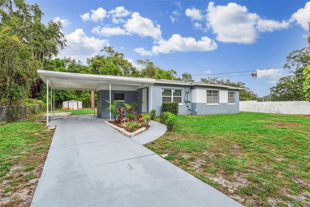 3804 E LAMBRIGHT STREET TAMPA, FL 33610
