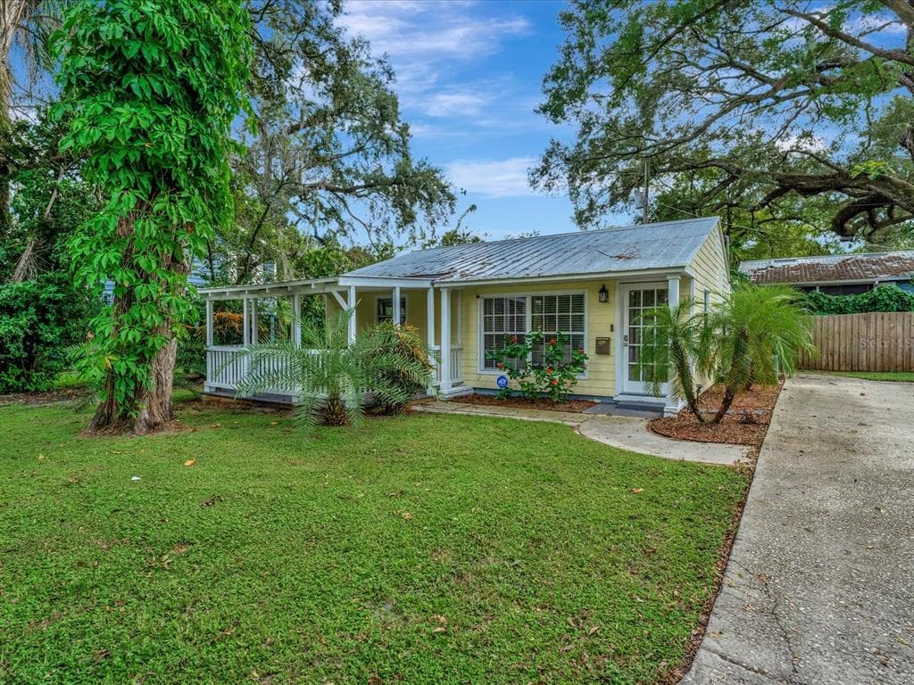 39 HAMILTON HEATH DRIVE TAMPA, FL 33604