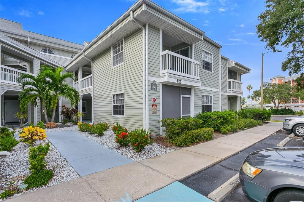 6923 STONES THROW CIRCLE N UNIT 4207 ST PETERSBURG, FL 33710