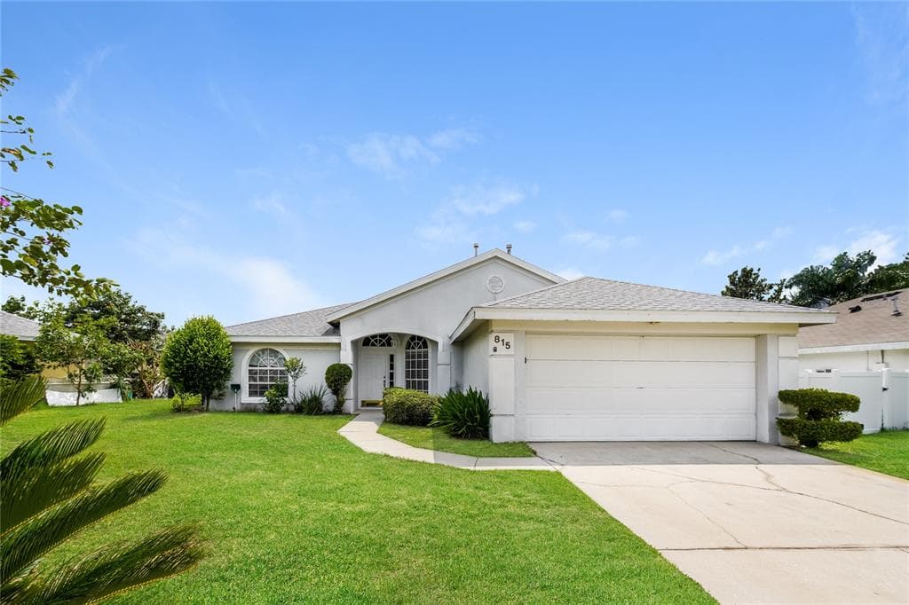 815 VIA DEL SOL DRIVE DAVENPORT, FL 33896