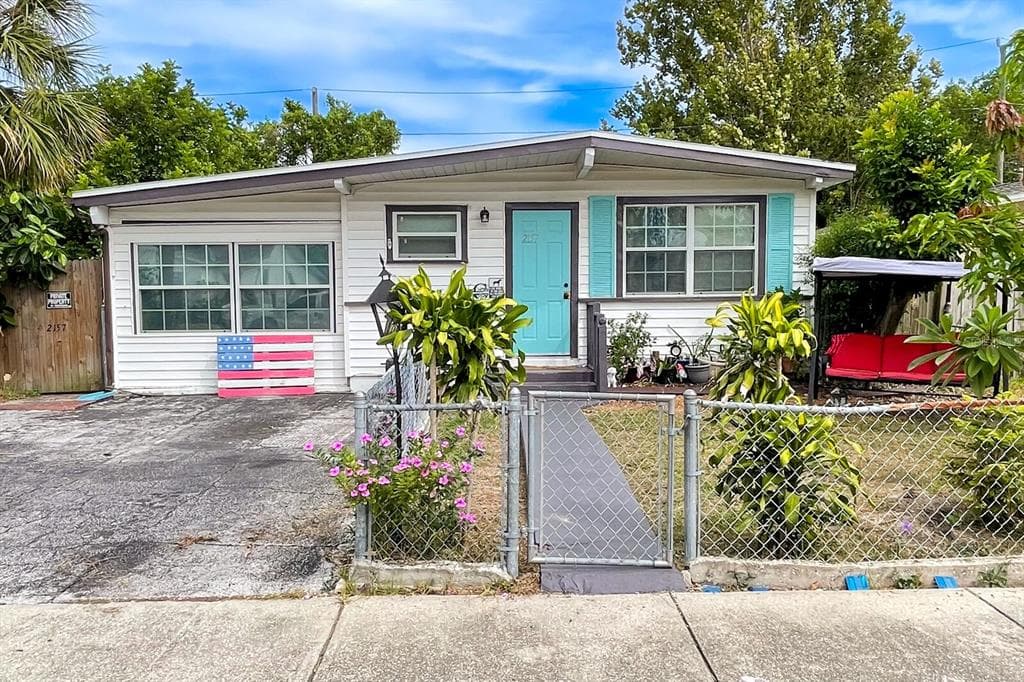 2157 43RD TERRACE N ST PETERSBURG, FL 33714