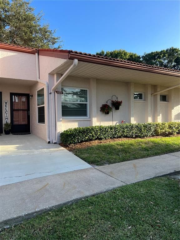 1129 MONTROSE PLACE UNIT 1724