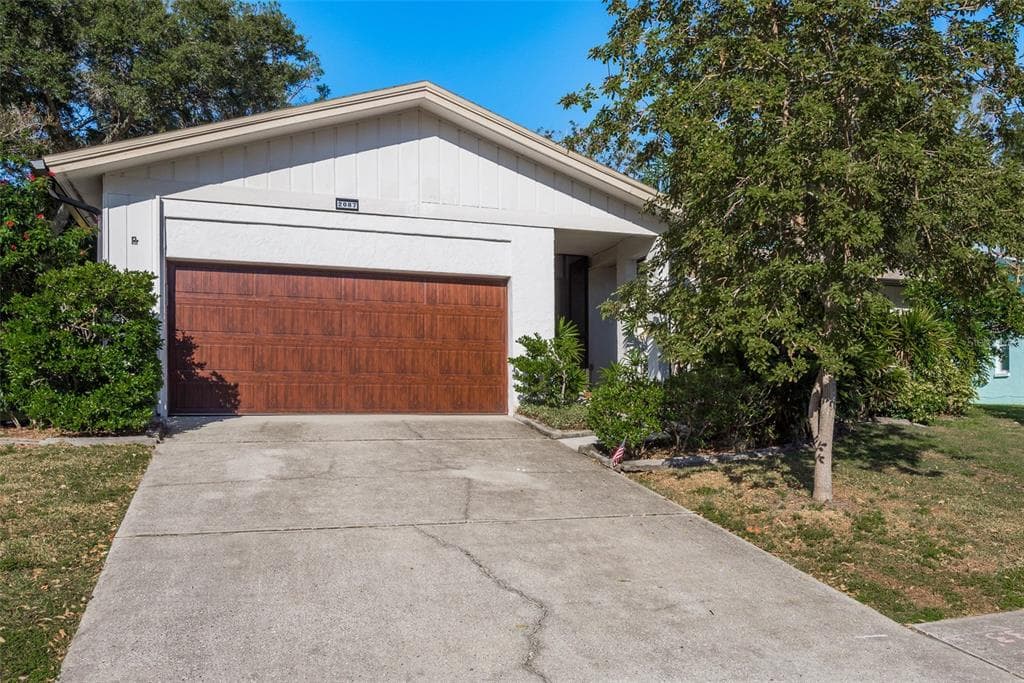 2087 SWAN LANE