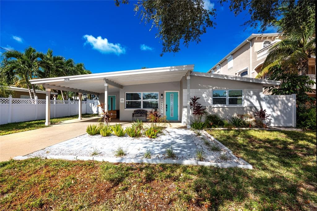 2108 BAY BOULEVARD INDIAN ROCKS BEACH, FL 33785